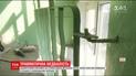 У столиці на однорічного хлопчика впала неприкріплена 30-кілограмова решітка