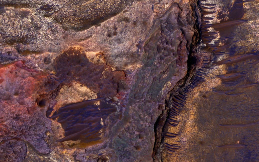 © NASA
