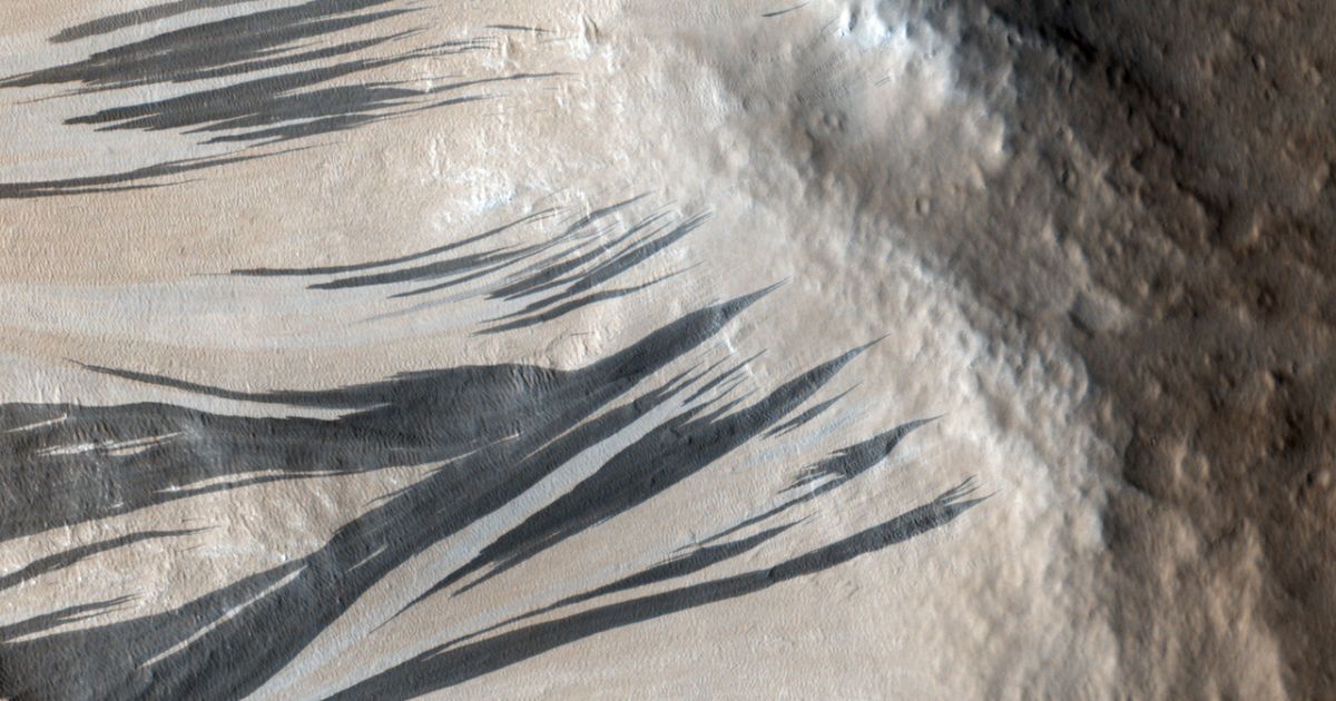 Фото зроблені за допомогою зонда Mars Reconnaissance Orbiter. / © NASA