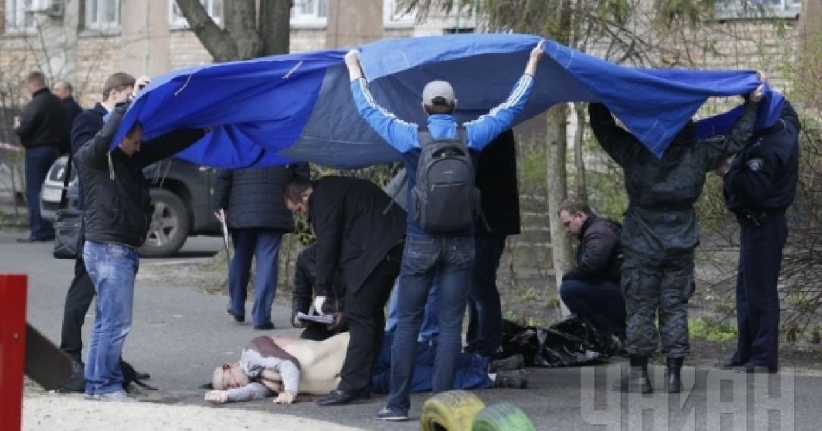 Фото з місця вбивства Олеся Бузини. / © УНІАН