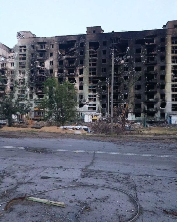 Uno dei tanti grattacieli distrutti di Severodonetsk / © Serhiy Gaidai