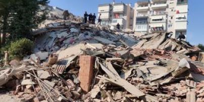 У Туреччині внаслідок потужного землетрусу зруйновані будинки та перекриті дороги