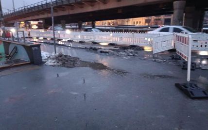 Подтопление Киевского метро: правоохранители обнаружили проседание грунта над станцией "Демеевская" (фото)