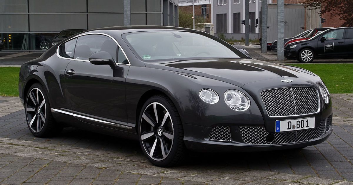 Прокурор віддав рошукувану Інтерполом Bentley