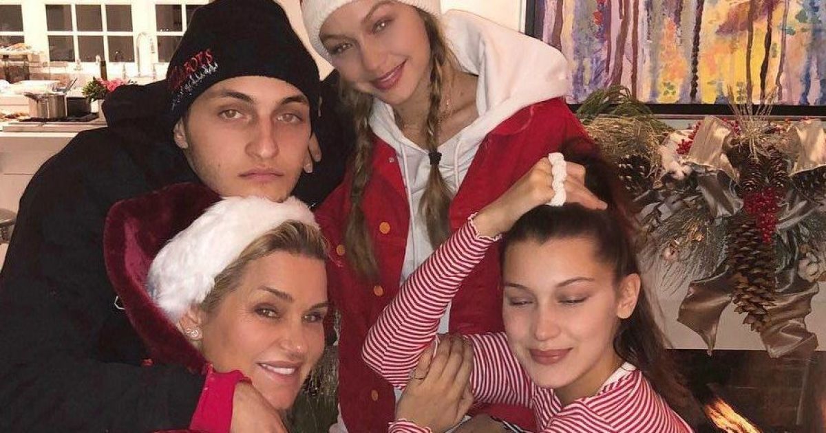 Иоланда Хадид с детьми - Анваром, Джиджи и Беллой Хадид