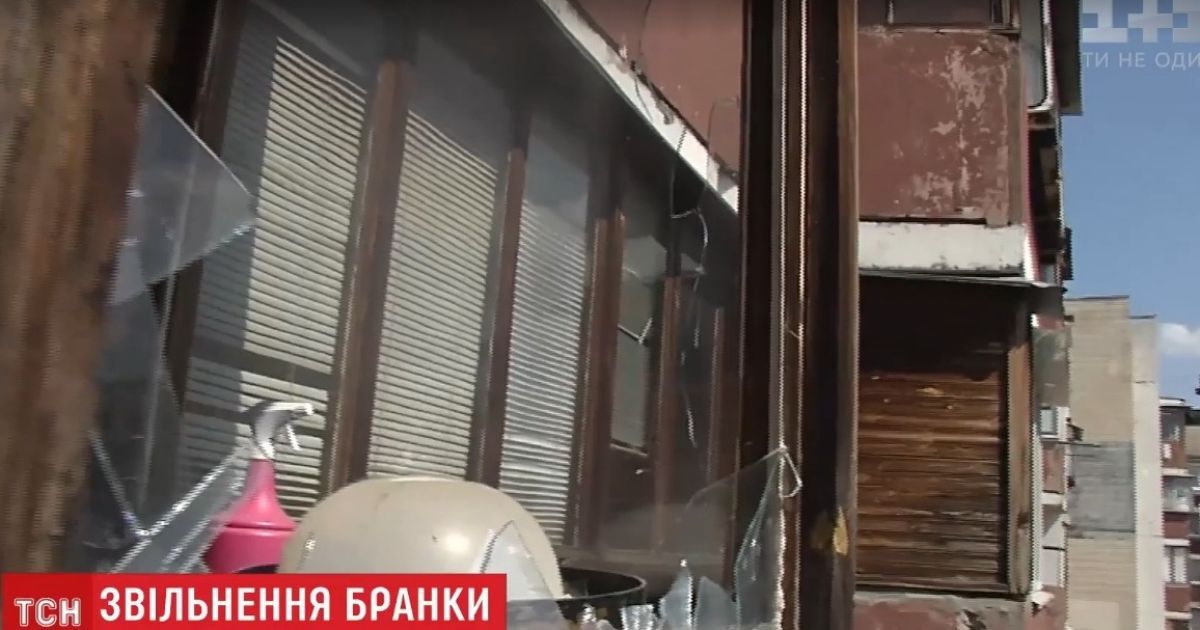 У Києві через балкон восьмого поверху врятували 15-річну дівчину, котру змусили працювати повією