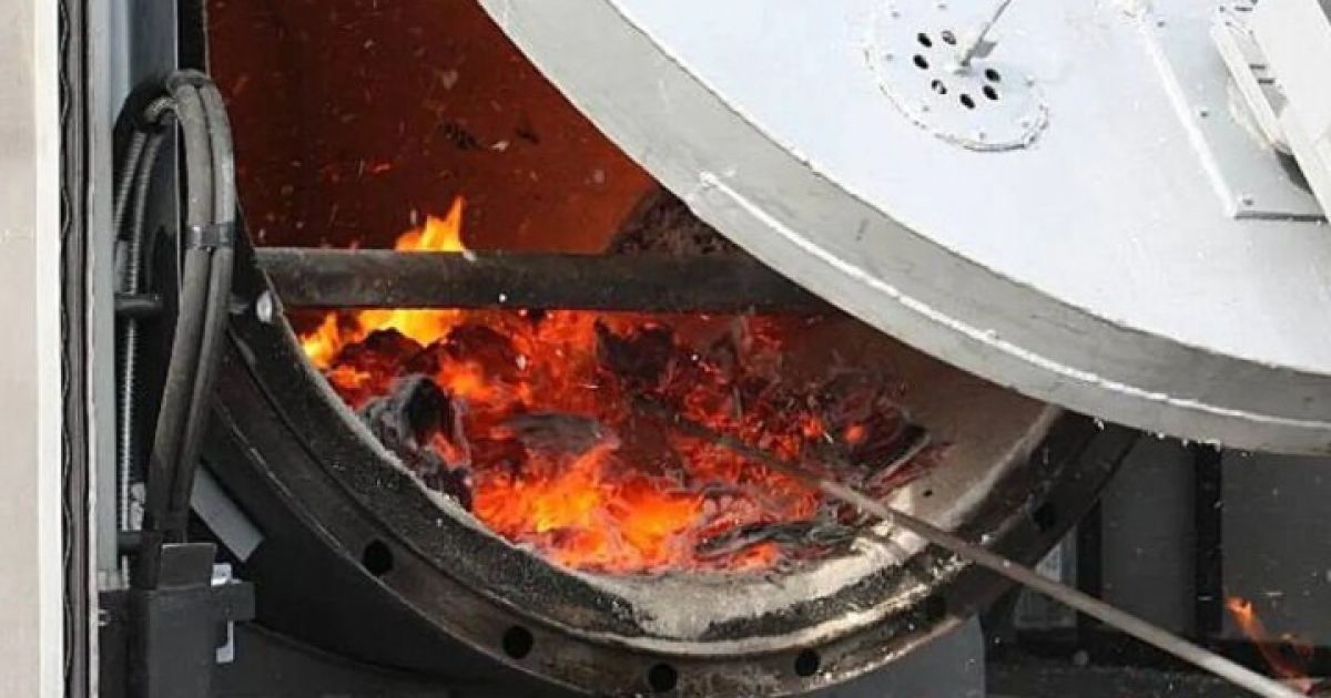 Один з мобільних крематоріїв окупантів наразі працює на території Бердянського порту