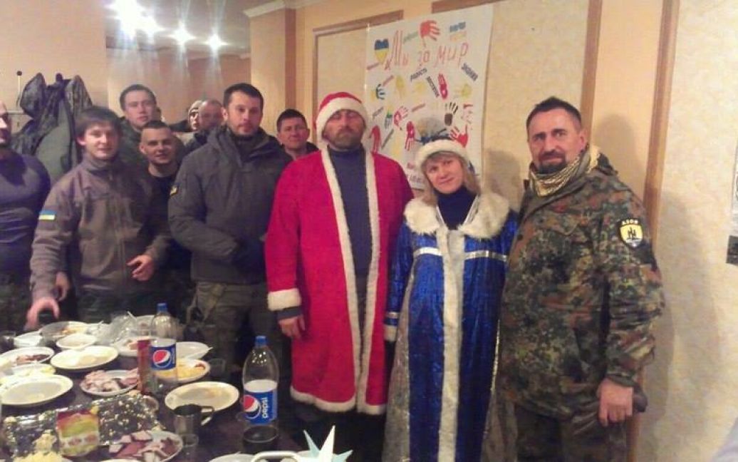 Полк "Азов" встречал Новый год в Урзуфе на экс-даче Януковича / © facebook.com / Василь Савчур