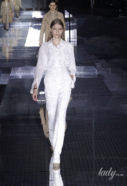 Коллекция Burberry прет-а-порте сезона осень-зима 2020-2021 / © East News