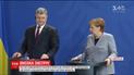 Порошенко объявил о планах Киева ввести против "друзей Кремля" украинские санкции