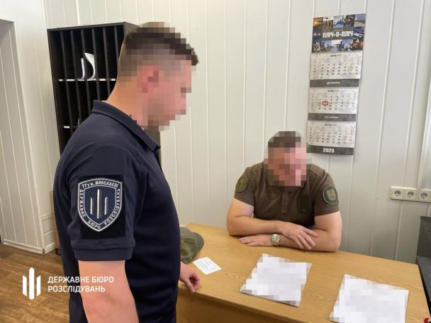 Командира взводу однієї з військових частин на Одещині вимагав гроші за відгули. / © Державне бюро розслідувань