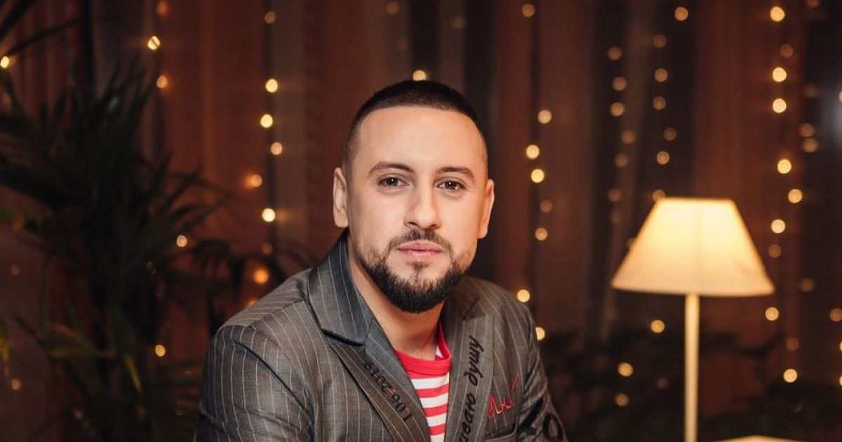 MONATIK розповів про знайомство з дружиною та як приймав у коханої пологи