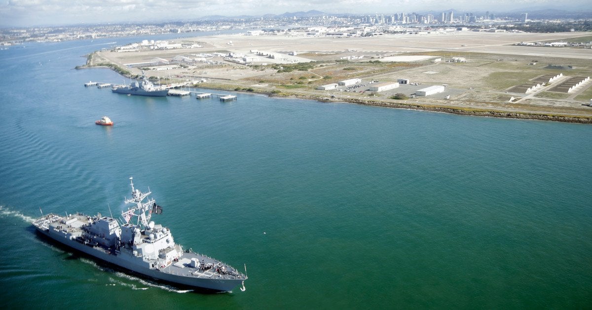 Американський есмінець USS Stockdale