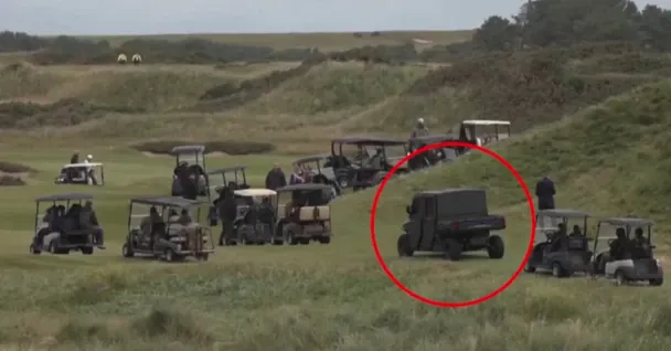 Броньований гольф-кар слідував за Трампом по полю / © The White House