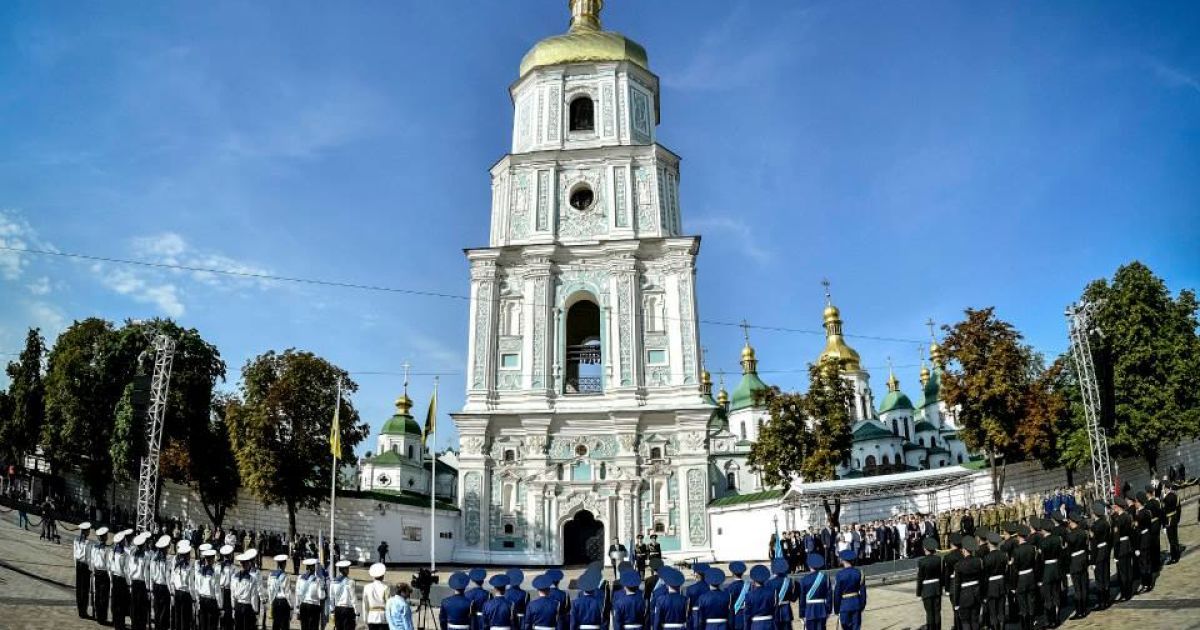 На Софиевской площади взвился государственный флаг / © Facebook / Петр Порошенко