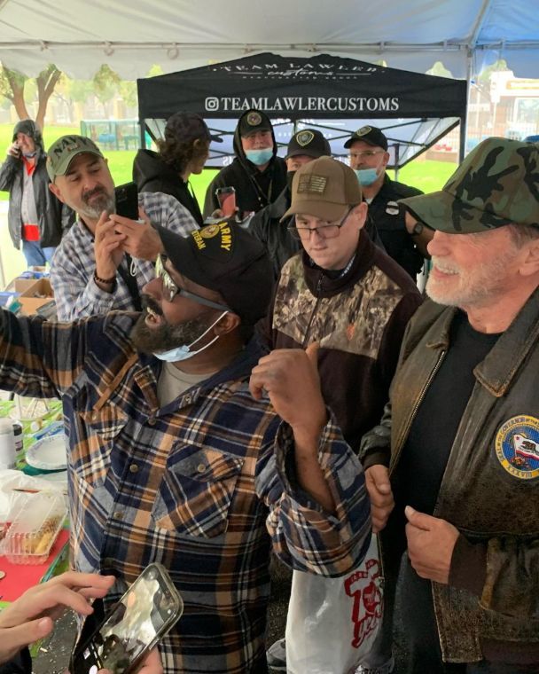 Арнольд Шварценеггер подарил ветеранам дома / © instagram.com/schwarzenegger