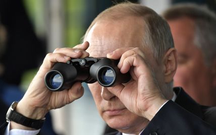 Путін в окупованому Севастополі подивився на військові навчання "Кинджалу" і флоту