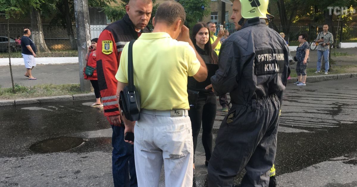 Пожежа автобуса на Дегтярівській_8 / © Фото Валерии Ковалинской/ТСН