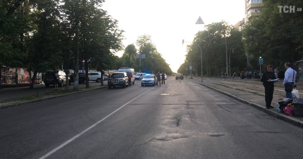 Пожежа автобуса на Дегтярівській_11 / © Фото Валерии Ковалинской/ТСН