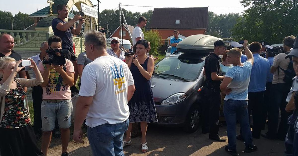 Под Киевом у участников крестного хода УПЦ МП снова заметили портреты царя Николая II