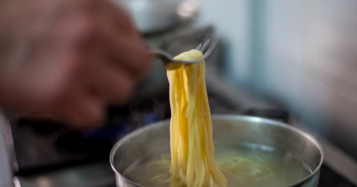 Як приготувати макарони, щоб не злипалися