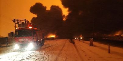 У Туреччині вибухнув нафтопровід: пожежа поширилася на автотрасу і загрожує житловим районам