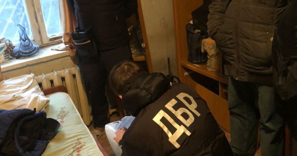 Жорстоке побиття підозрюваного під час затримання: у Києві двом оперативникам повідомлено про підозру