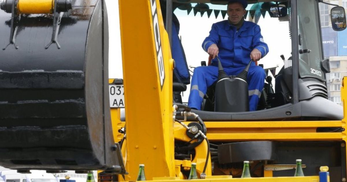 Во время соревнований операторов и водителей спецтехники в Киеве / © УНИАН