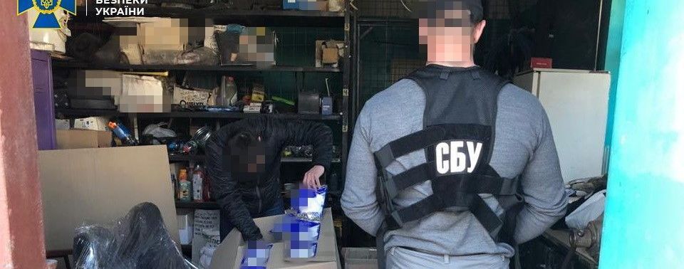 СБУ блокувала незаконне вивезення до Європи десяти тисяч респіраторів