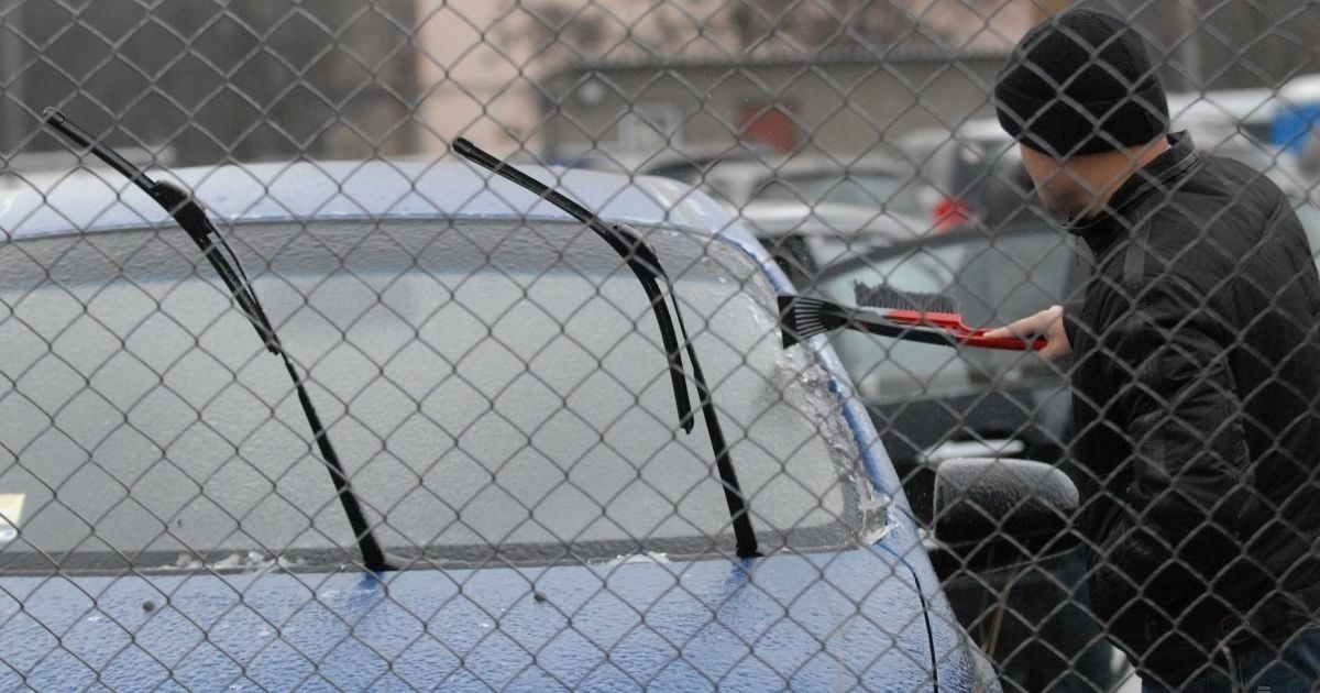 Водителям назвали пять средств, которые помогут авто легче дожить до весны