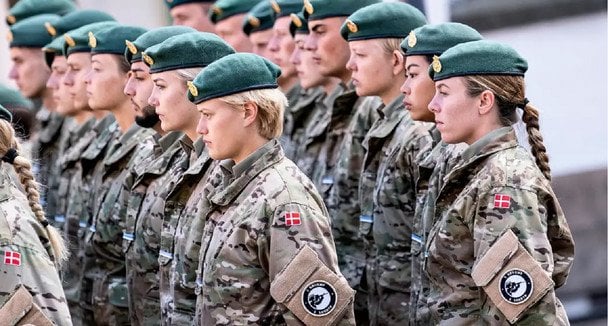 Дания вводит обязательный военный призыв для женщин
