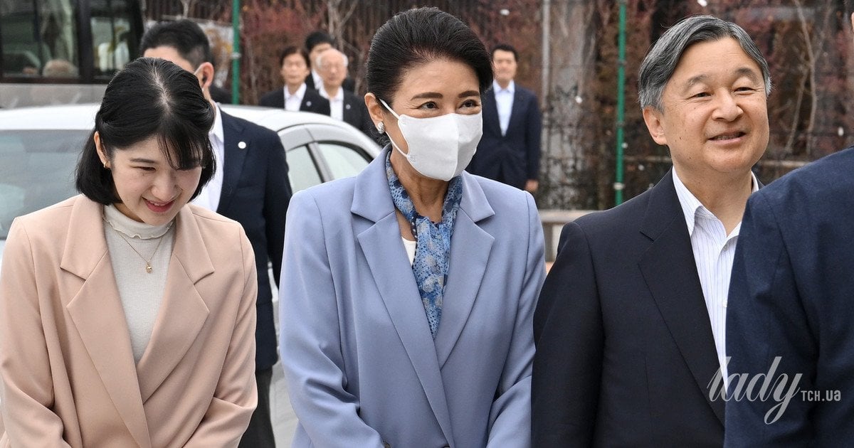 Імператорське подружжя з донькою