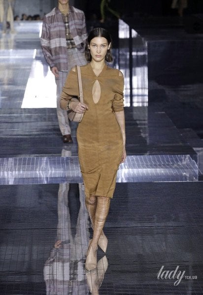 Коллекция Burberry прет-а-порте сезона осень-зима 2020-2021 / © East News
