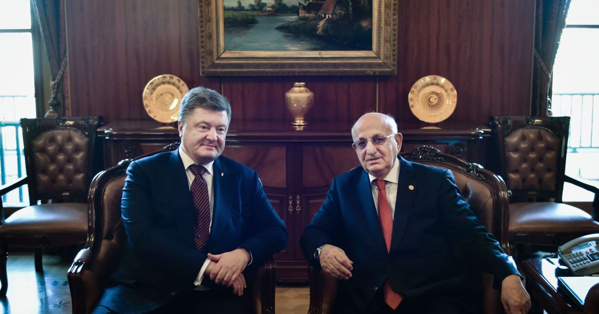 Порошенко прибыл в Турцию