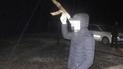 Парень в Ровненской области показал полицейским "оружие", из которого он салютовал на Новый год