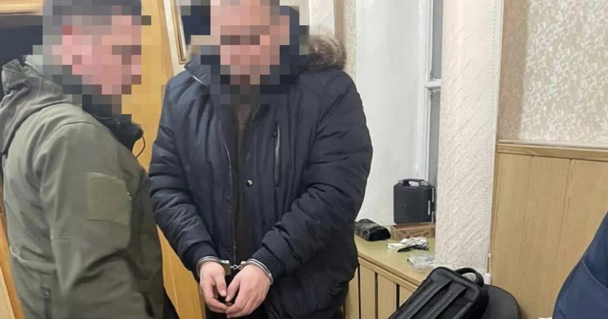 Розкрадання на 1,5 мільярда гривень на закупівлі снарядів: чиновника Міноборони заарештували