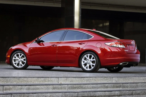  / © edmunds.com