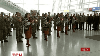 В аэропорту "Борисполь" для "киборгов" играл оркестр