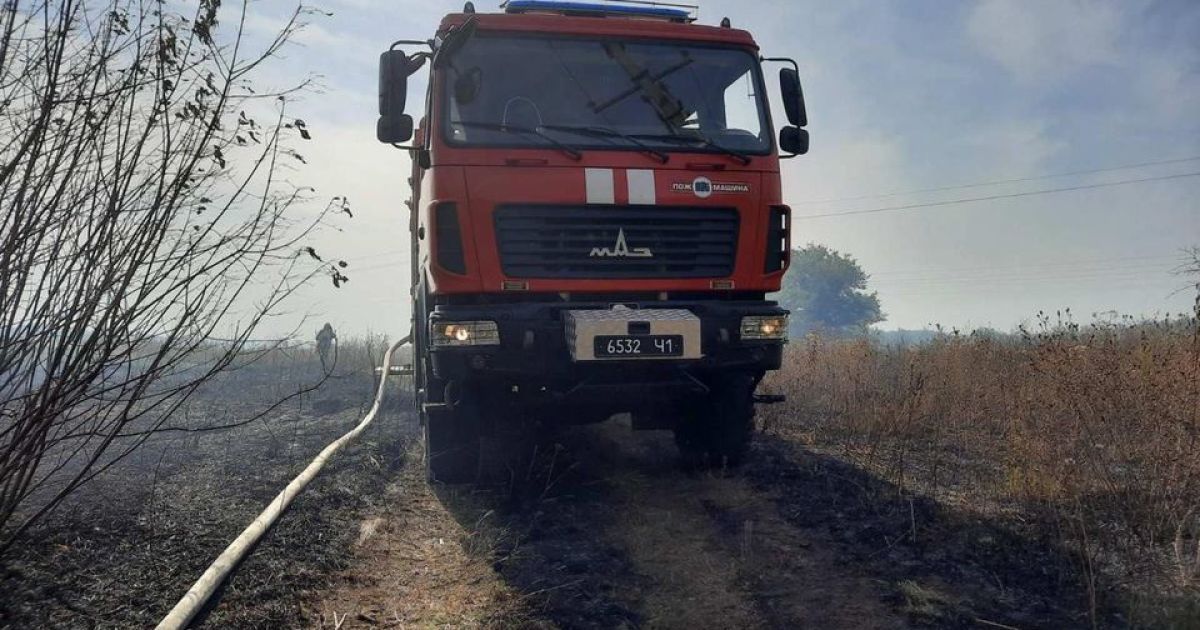 Пожежі у Харківській області: введено НС регіонального рівня, вогонь ще не загасили