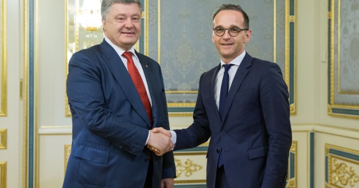 Действия РФ и освобождения заложников: о чем говорили Порошенко и министр иностранных дел Германии