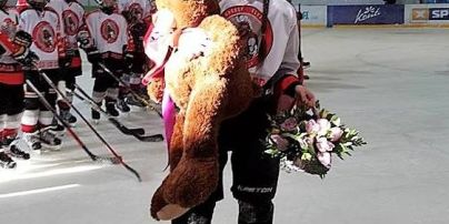 Справжня "Гладіаторка": вперше в історії у чоловічому чемпіонаті України з хокею зіграє дівчина