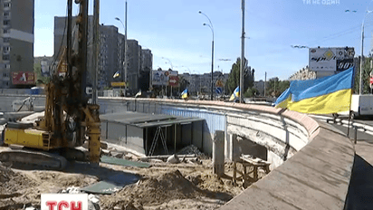 Небайдужі кияни вимагають зупинити скандальне будівництво над станцією метро “Героїв Дніпра”