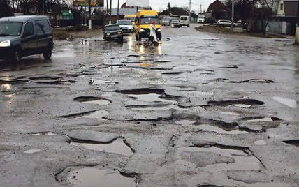 Пострашнее, чем в Нигерии и Мозамбике. Украинские дороги попали в топ-5 худших в мире
