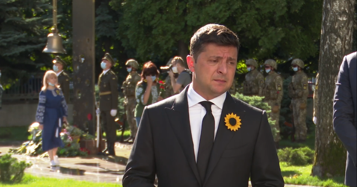 "Ця рана не має загоїтися": Зеленський пообіцяв, що правоохоронці знайдуть винних у Іловайській трагедії