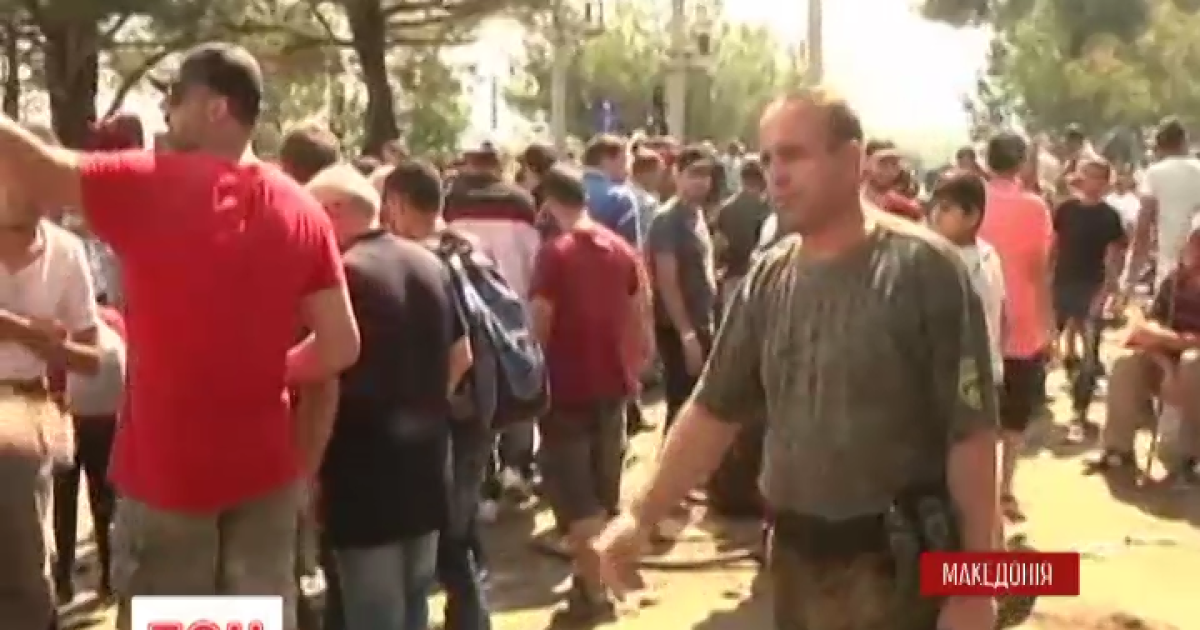 По словам очевидцев, пропускной пункт в Гевгелии полностью открыт