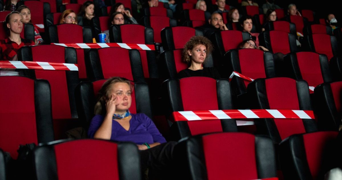 Аншлаг у кінотеатрах та торговельних центрах: як українці реагують на черговий локдаун