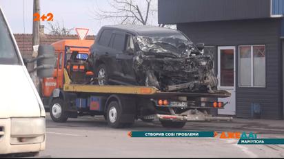 ДТП у Маріуполі: від автомобіля майже нічого не залишилося