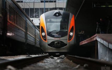 Торжественное отправление: из Киева до польского Перемышля отправился первый безвизовый поезд