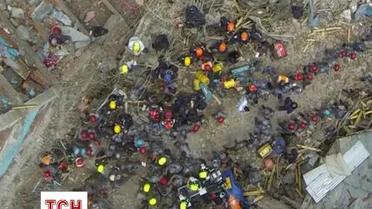 У Непалі вдається знаходити вцілілих, рятувальників вітають як героїв