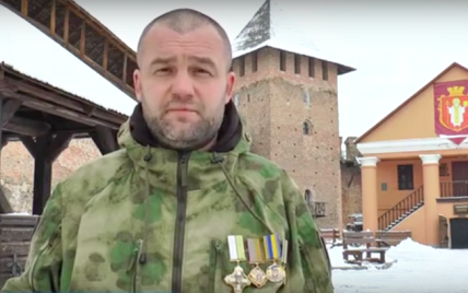 "Любите Украину": в честь Соборности силовики и бойцы декламировали Сосюру
